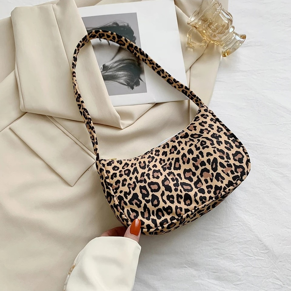 7 Outfit Ideas & Bags for a Cruise Vacation